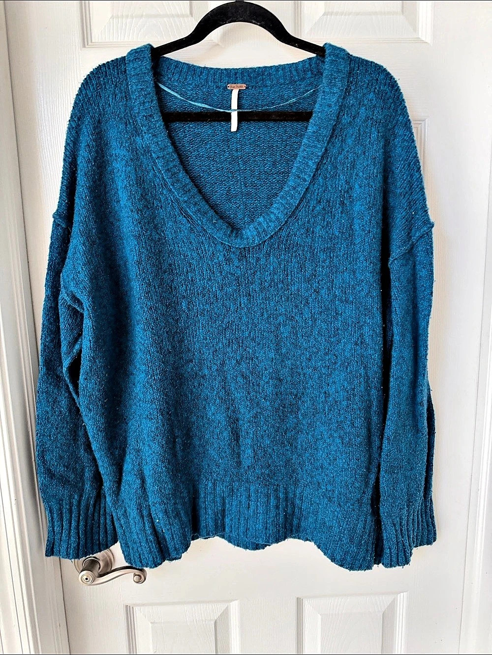 Free People oversized Ottoman Slouchy Tunic Blue V-Neck Sweater, Size XS
